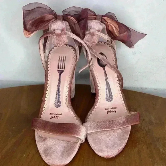Mayla Classic Giddily Dusty Pink Rose Womens Size 34 Heels Sandals - Picture 2 of 8